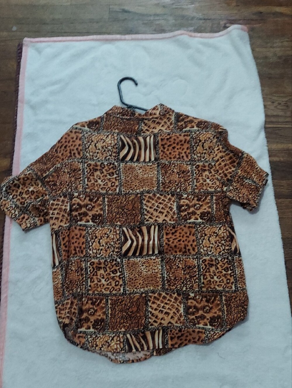 6 for $10 M&M Womens Short Sleeve Animal Print Shirt - Brown - Picture 7 of 8